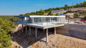 A Bauhu modular home for The Algarve